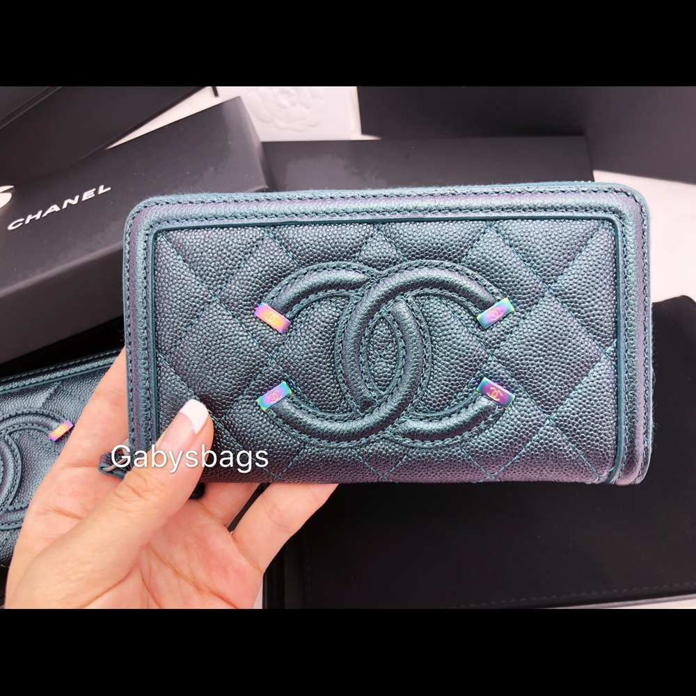 ‼️LAST1 Chanel Wallet iridescent rainbow hardware - Picture 2 of 8